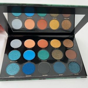 Hipdot eyeshadow palette - Cenote
